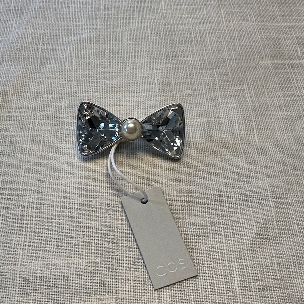 COS Metallic Crystal Bow Hair Clip